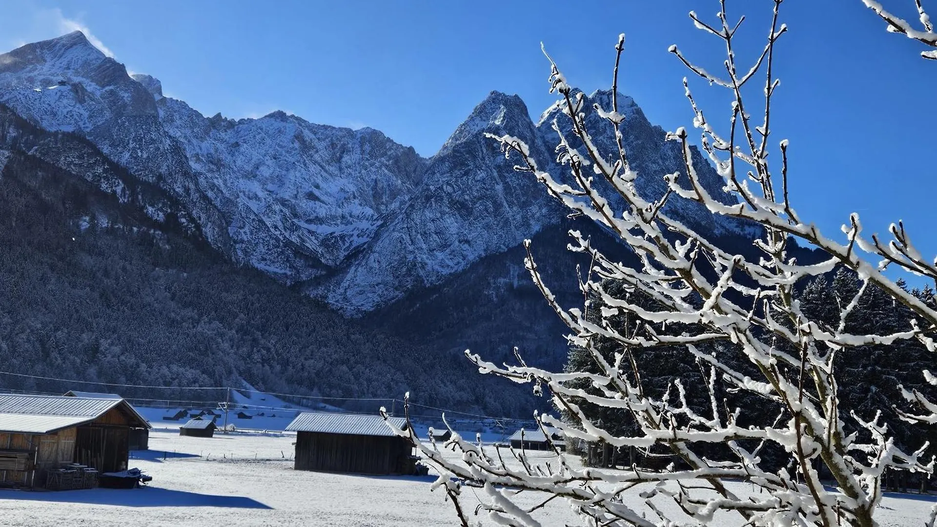 Haus Kreuzeckwiese - Fewo Riffelwandspitze جارمش بارتنكيرشن